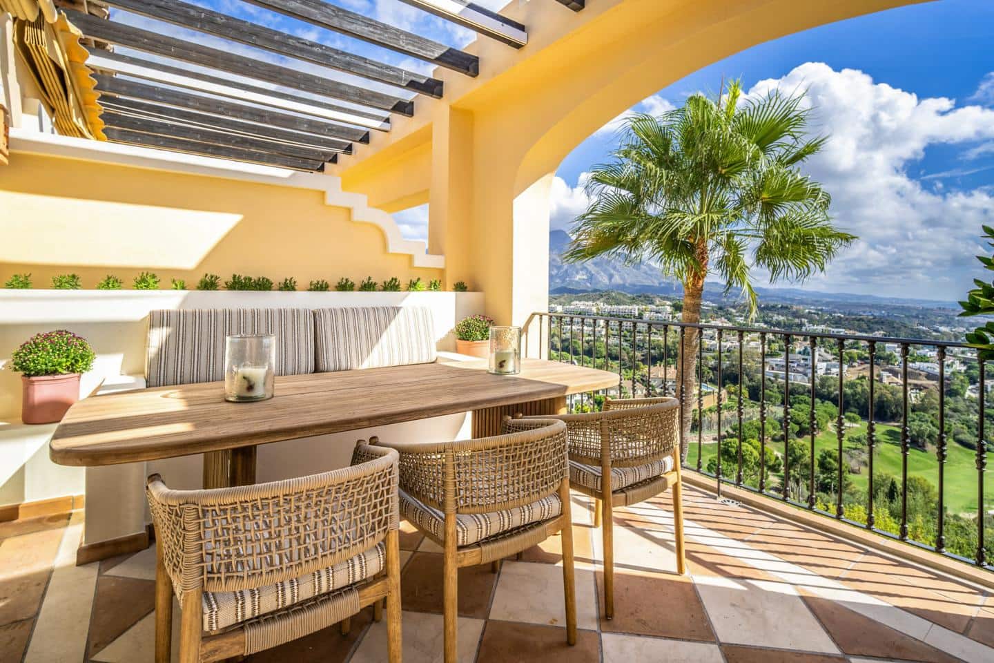 3 quarto Apartamento para venda em Benahavis com piscina garagem - 1 375 000 € (Ref: 8860259)