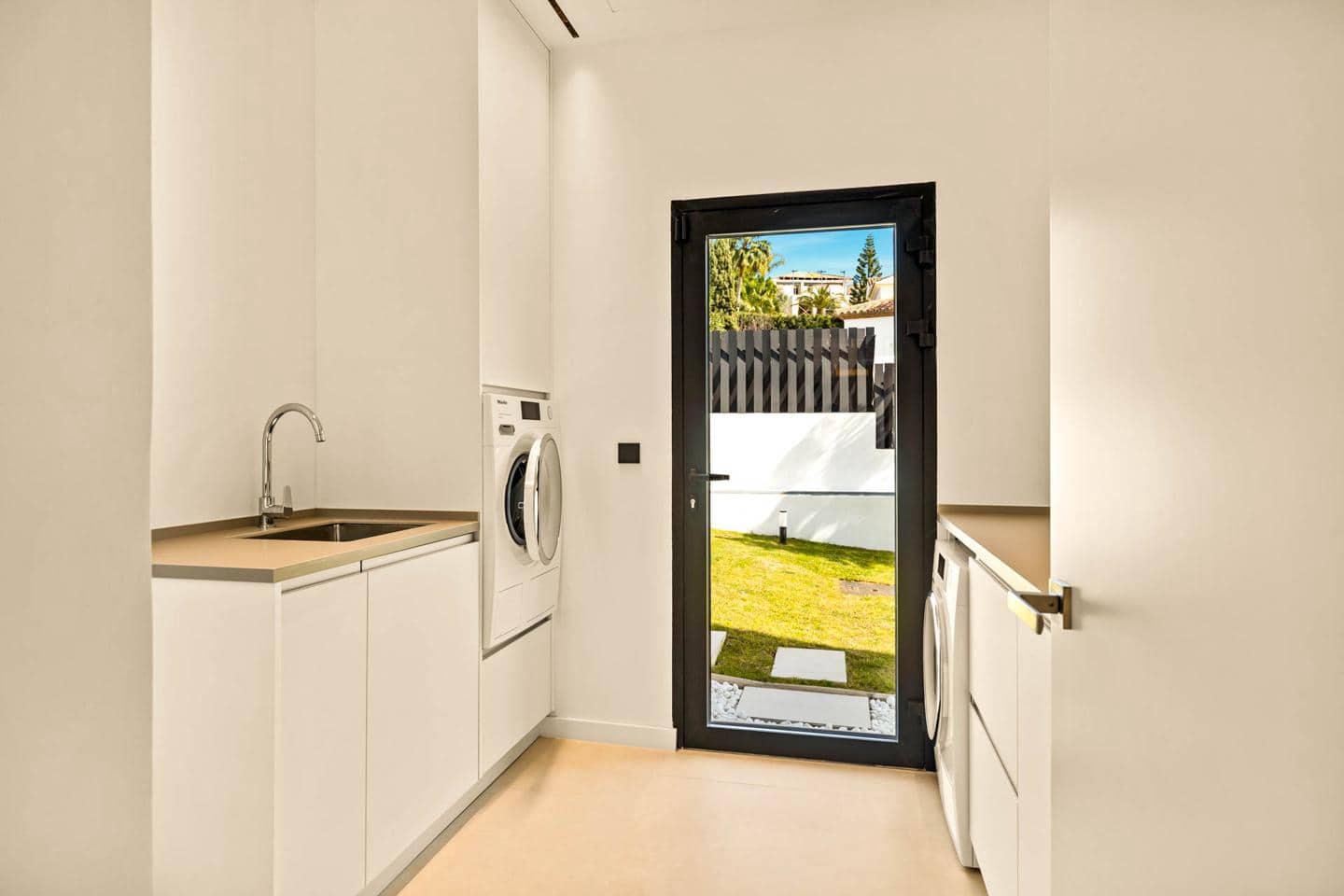 4 slaapkamer Villa te koop in Benahavis met zwembad garage - € 3.485.000 (Ref: 8861623)