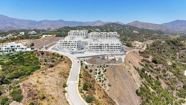 3 makuuhuone Asunto myytävänä paikassa La Concha - Resina Golf, Estepona mukana uima-altaan 
autotalli - 1 372 710 € (Ref: 8863226)