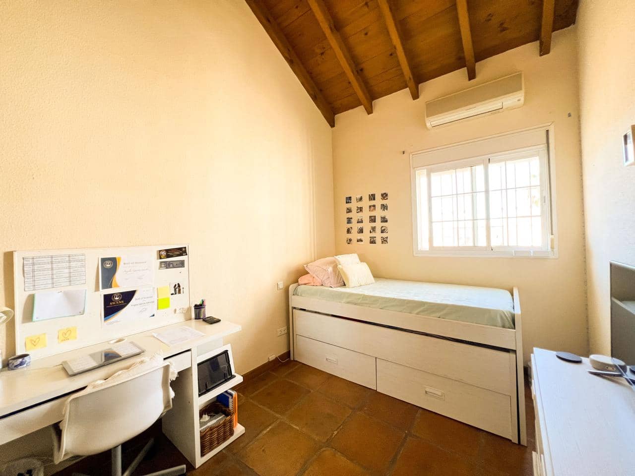 4 slaapkamer Villa te koop in Marbella met zwembad garage - € 1.200.000 (Ref: 8863241)