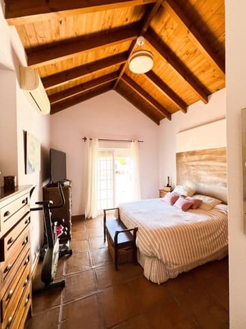 4 slaapkamer Villa te koop in Bello Horizonte - Lindasol, Marbella met zwembad garage - € 1.200.000 (Ref: 8863241)