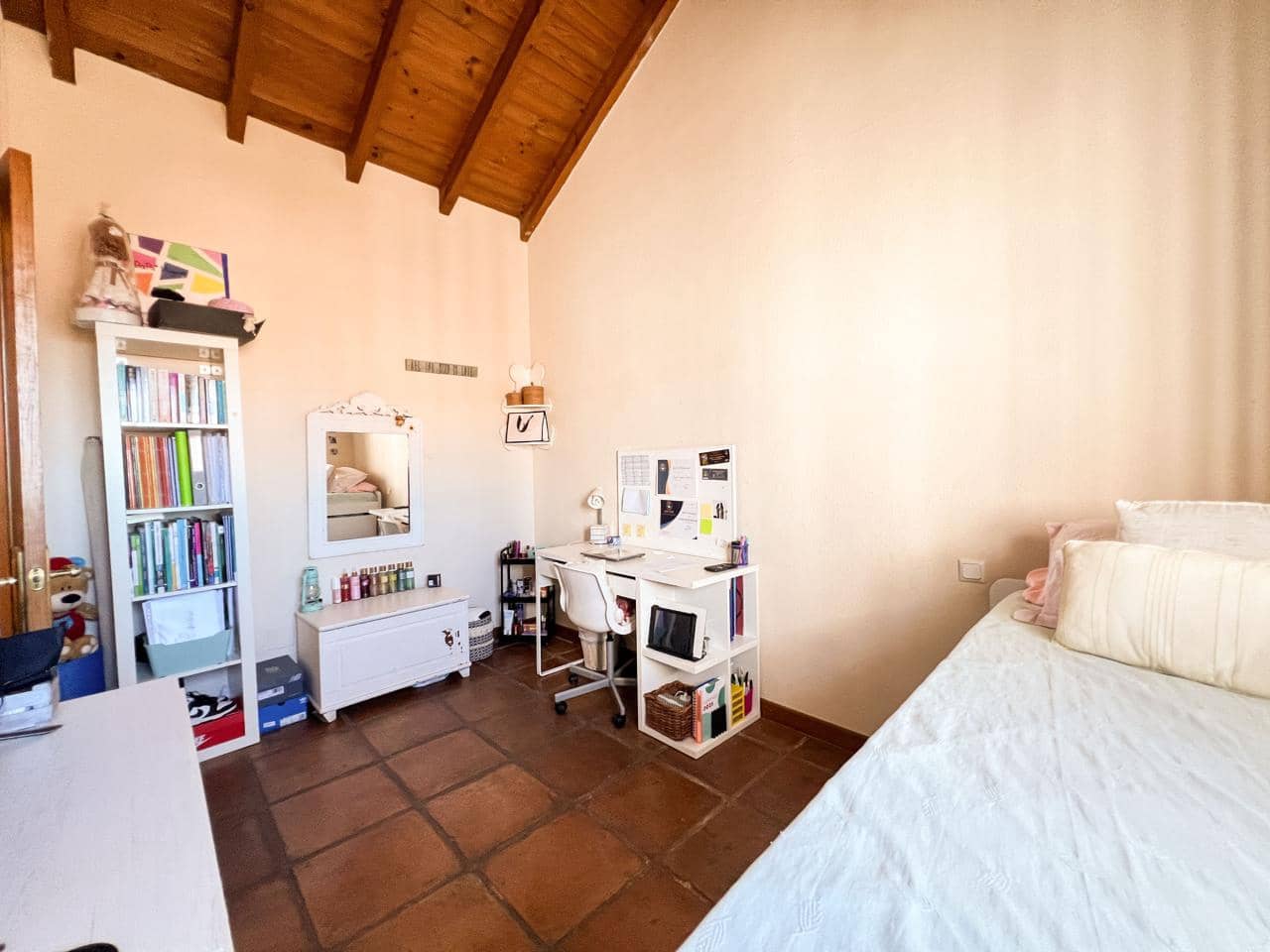 4 slaapkamer Villa te koop in Marbella met zwembad garage - € 1.200.000 (Ref: 8863241)