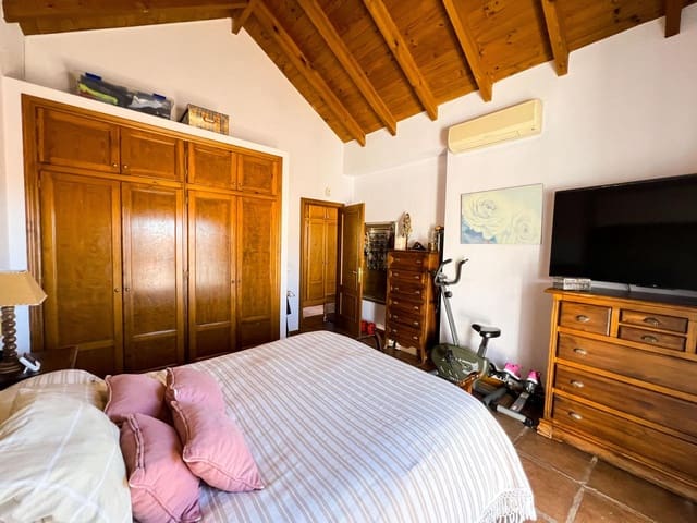 4 slaapkamer Villa te koop in Bello Horizonte - Lindasol, Marbella met zwembad garage - € 1.200.000 (Ref: 8863241)