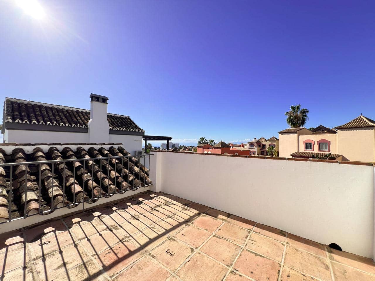 4 slaapkamer Villa te koop in Marbella met zwembad garage - € 1.200.000 (Ref: 8863241)