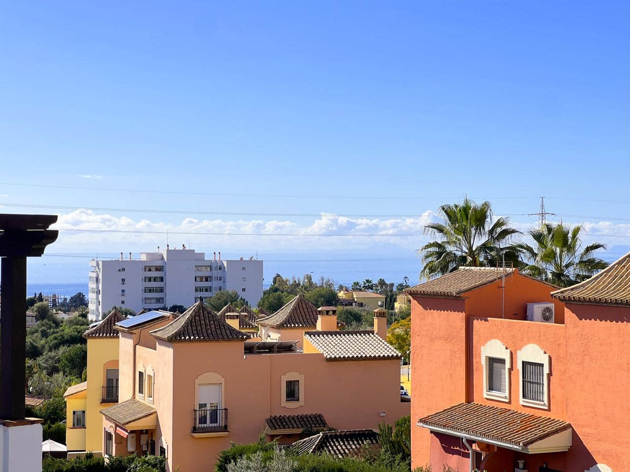 4 slaapkamer Villa te koop in Marbella met zwembad garage - € 1.200.000 (Ref: 8863241)