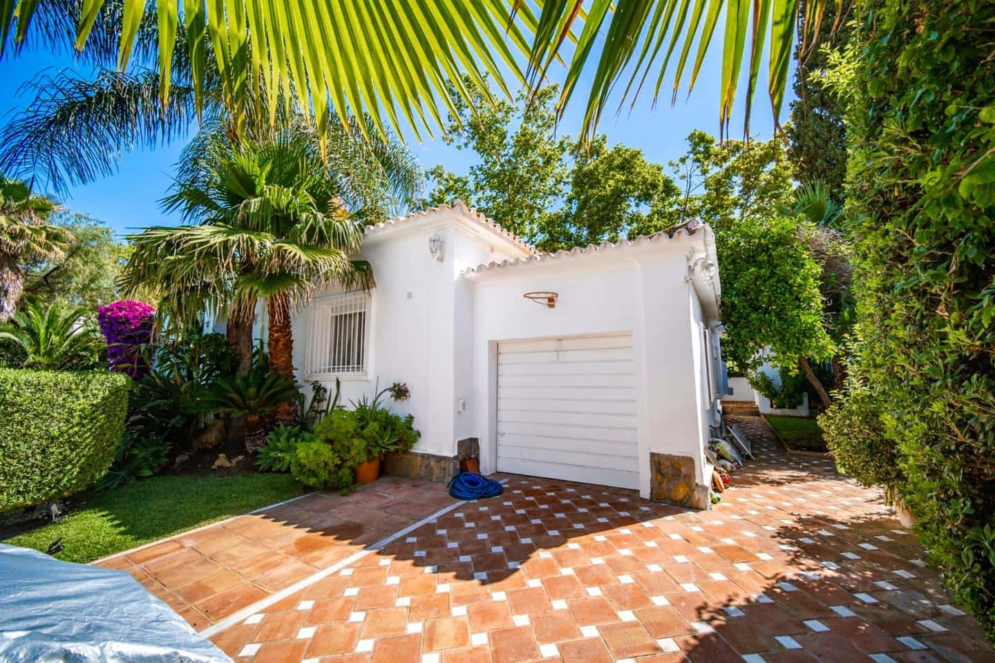 3 soverom Villa til salgs i Marbella med svømmebasseng garasje - € 1 495 000 (Ref: 8863243)