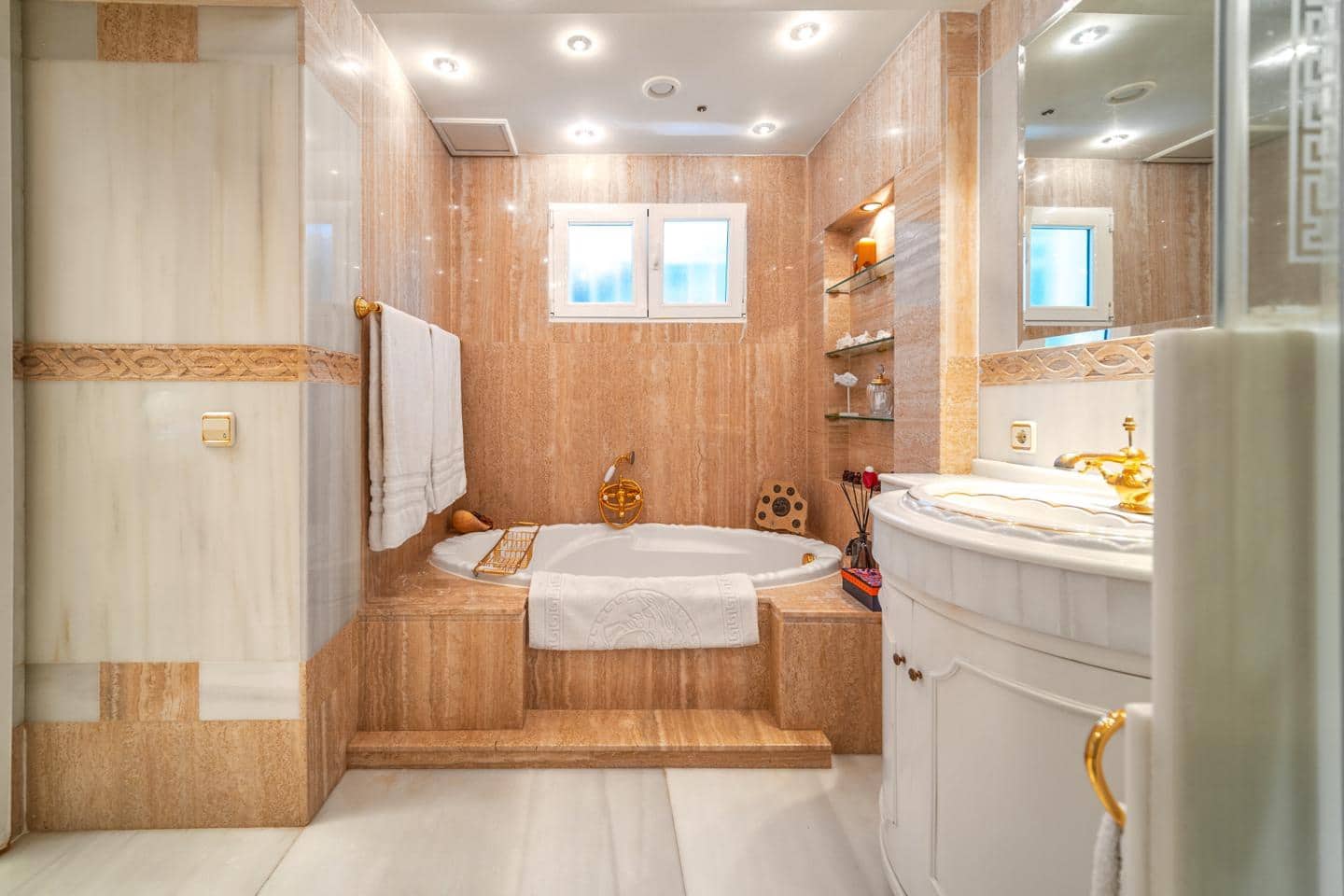 3 soverom Villa til salgs i Marbella med svømmebasseng garasje - € 1 495 000 (Ref: 8863243)