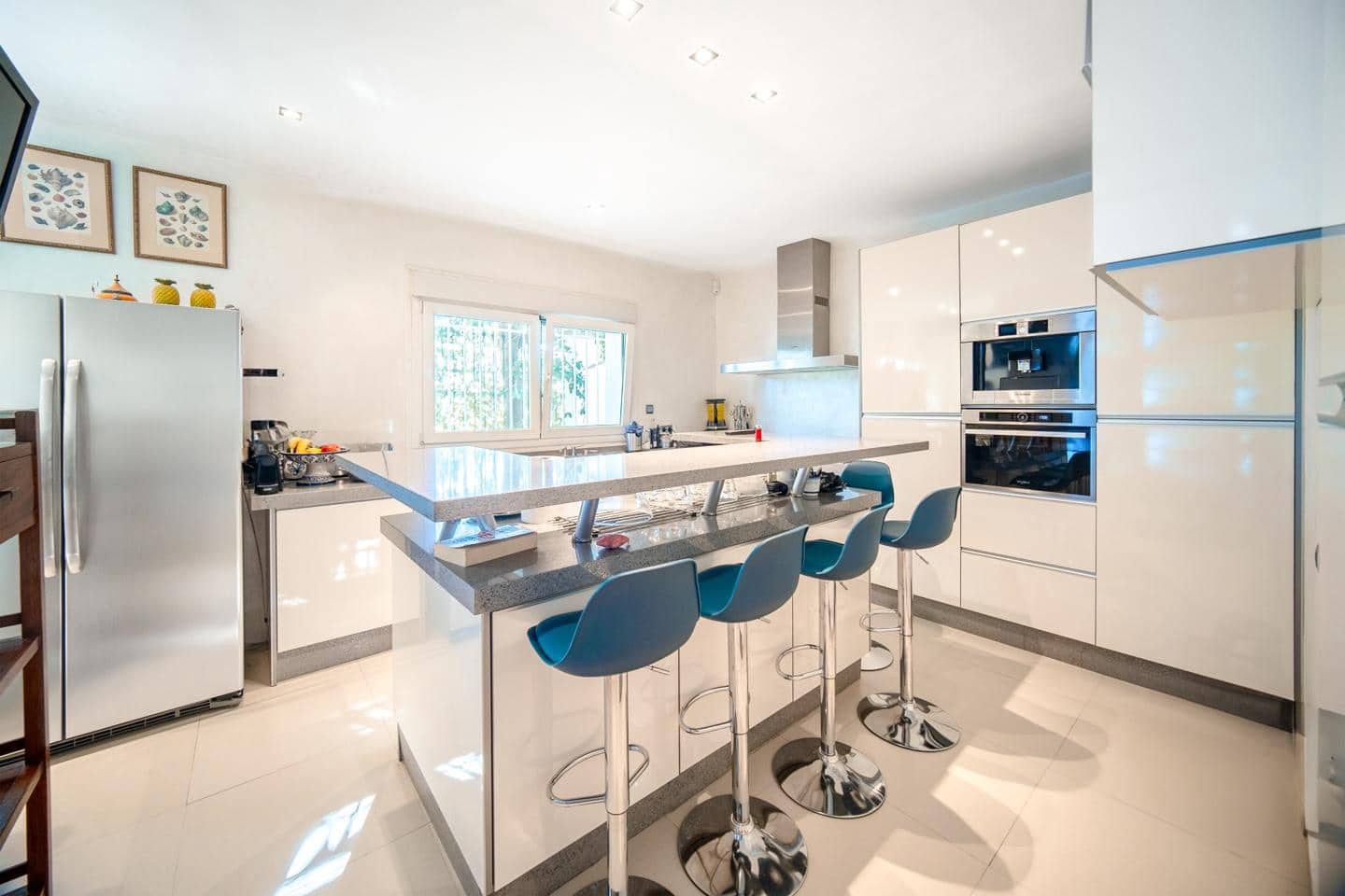 3 soverom Villa til salgs i Marbella med svømmebasseng garasje - € 1 495 000 (Ref: 8863243)