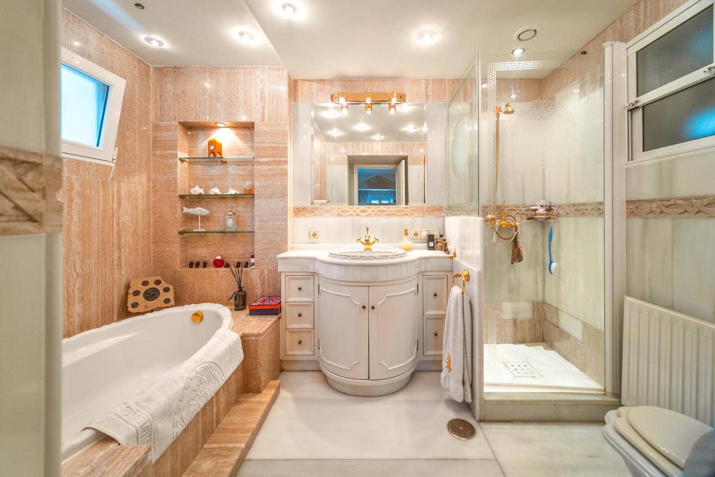 3 soverom Villa til salgs i Marbella med svømmebasseng garasje - € 1 495 000 (Ref: 8863243)