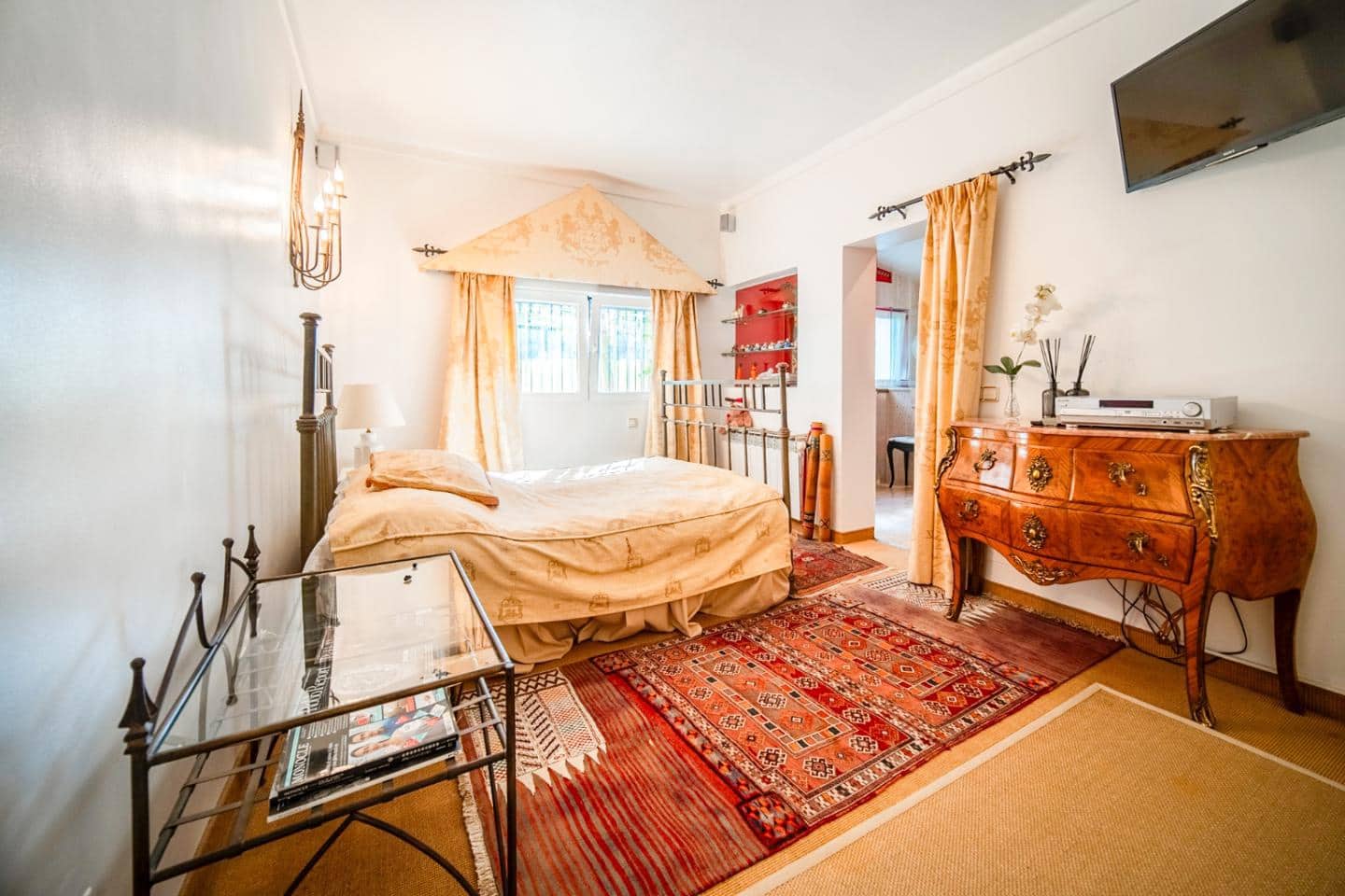 3 soverom Villa til salgs i Marbella med svømmebasseng garasje - € 1 495 000 (Ref: 8863243)