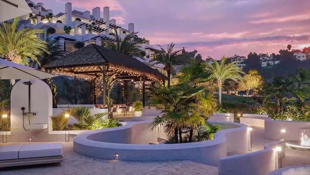 2 makuuhuone Asunto myytävänä paikassa Los Naranjos, Marbella mukana uima-altaan 
autotalli - 497 500 € (Ref: 8863729)