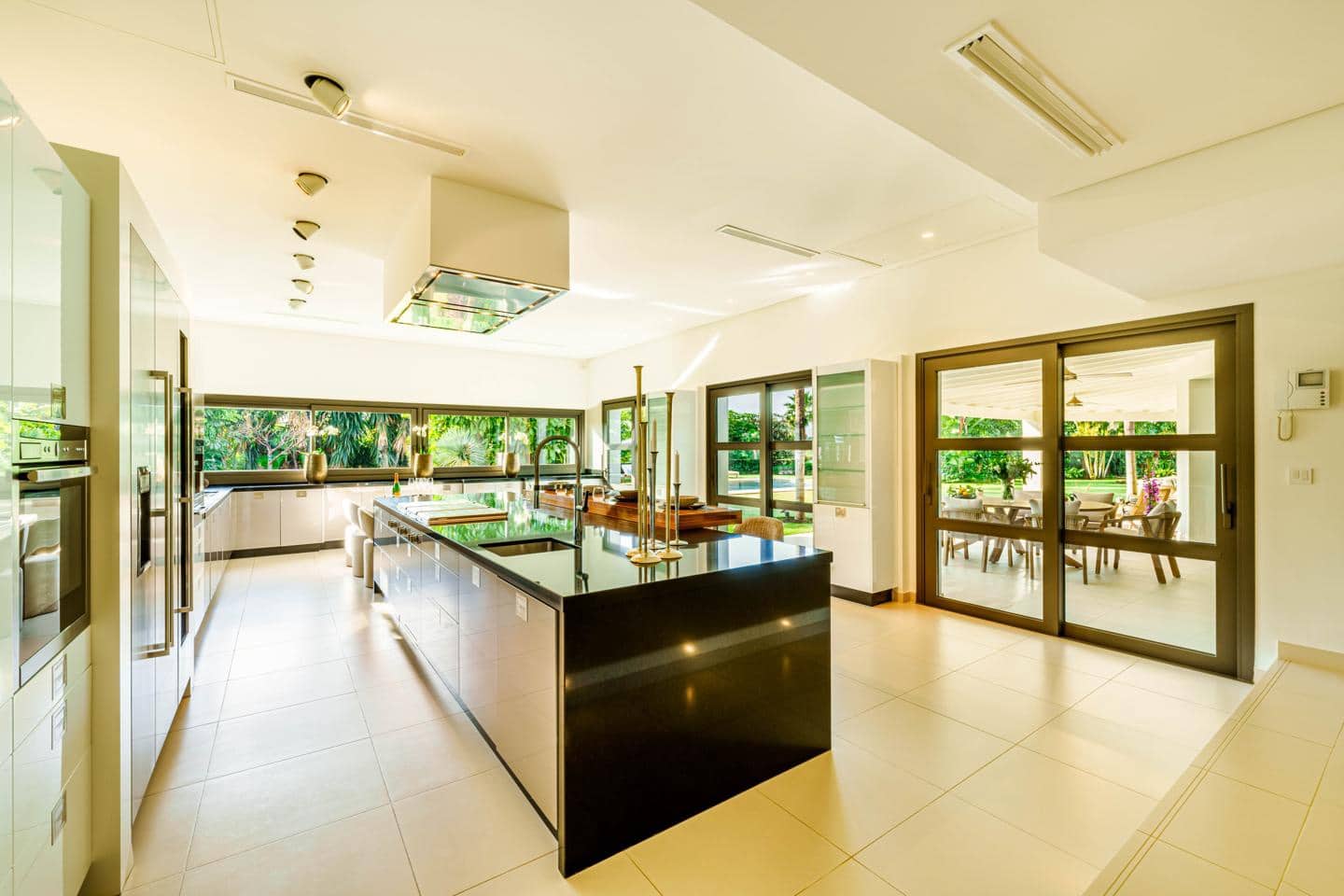 5 slaapkamer Villa te koop in Marbella met zwembad garage - € 6.995.000 (Ref: 8866436)