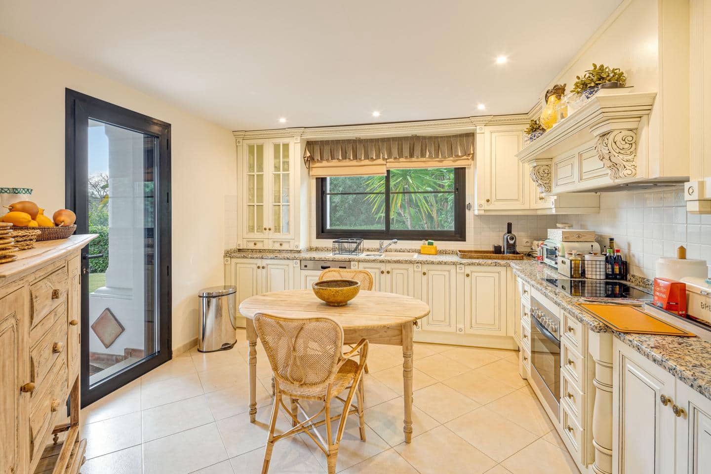 4 slaapkamer Villa te koop in Benahavis met zwembad garage - € 2.950.000 (Ref: 8868470)