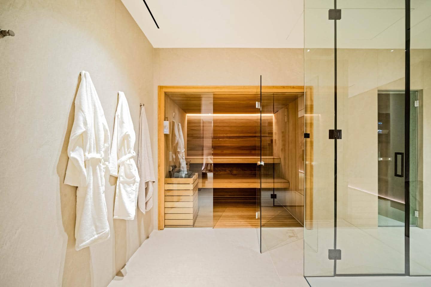 5 bedroom Villa for sale in Benahavis with pool garage - € 5,995,000 (Ref: 8894069)