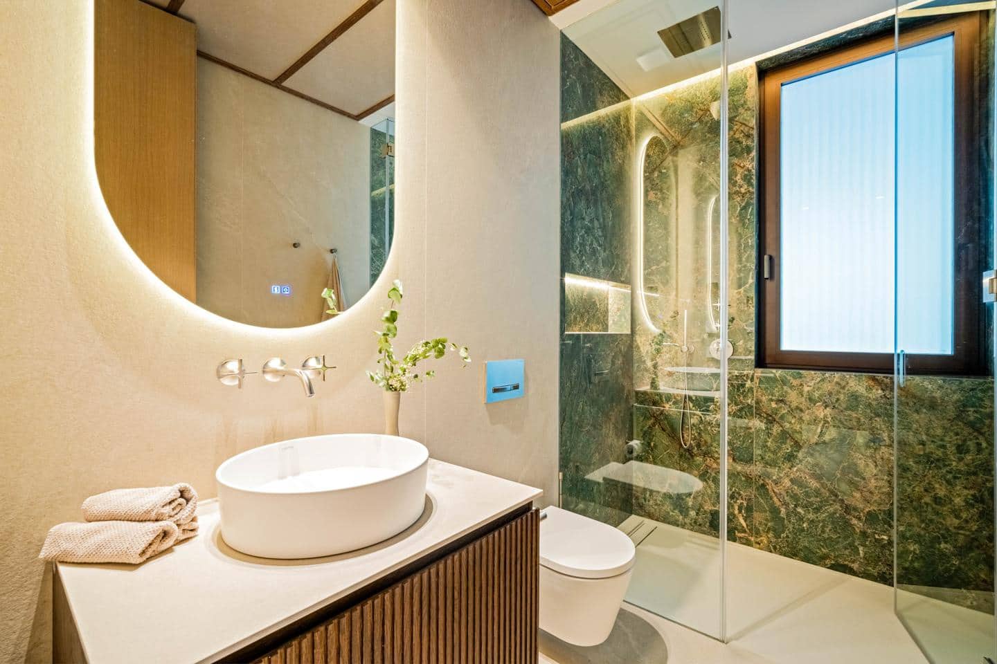 5 bedroom Villa for sale in Benahavis with pool garage - € 5,995,000 (Ref: 8894069)