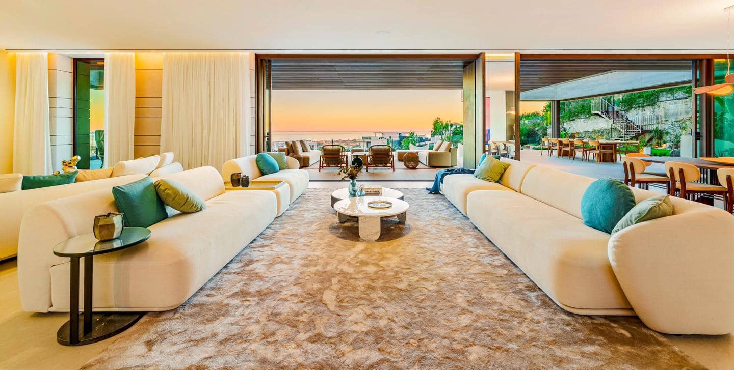 5 bedroom Villa for sale in Benahavis with pool garage - € 5,995,000 (Ref: 8894069)