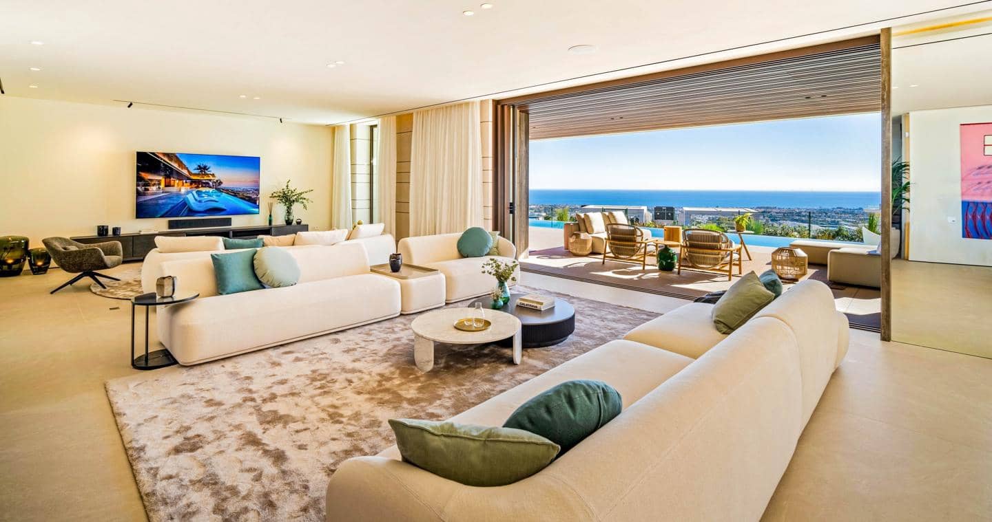 5 bedroom Villa for sale in Benahavis with pool garage - € 5,995,000 (Ref: 8894069)