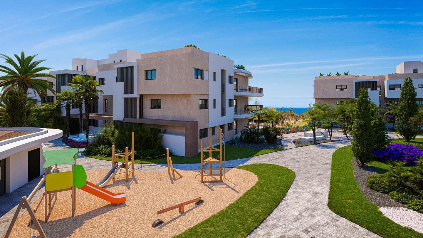 2 soverom Leilighet til salgs i Estepona med svømmebasseng garasje - € 738 000 (Ref: 8898061)