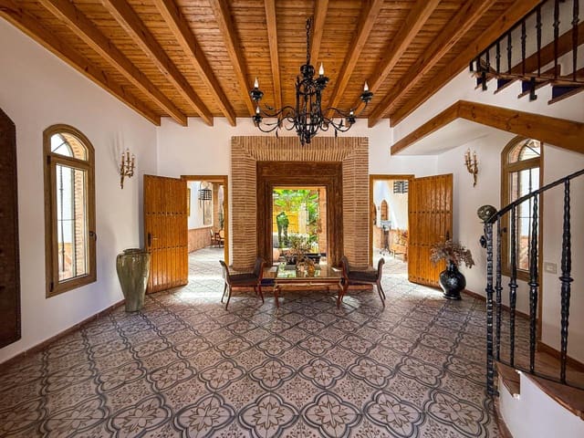 4 sypialnia Willa na sprzedaż w Sierra Blanca, Marbella z basenem garażem - 2 690 000 € (Ref: 8910680)