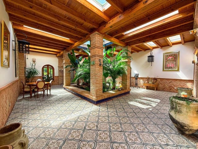 4 sypialnia Willa na sprzedaż w Sierra Blanca, Marbella z basenem garażem - 2 690 000 € (Ref: 8910680)