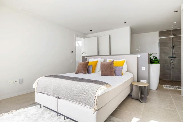 5 makuuhuone Huvila myytävänä paikassa El Paraíso, Benahavís mukana uima-altaan 
autotalli - 4 950 000 € (Ref: 8924793)