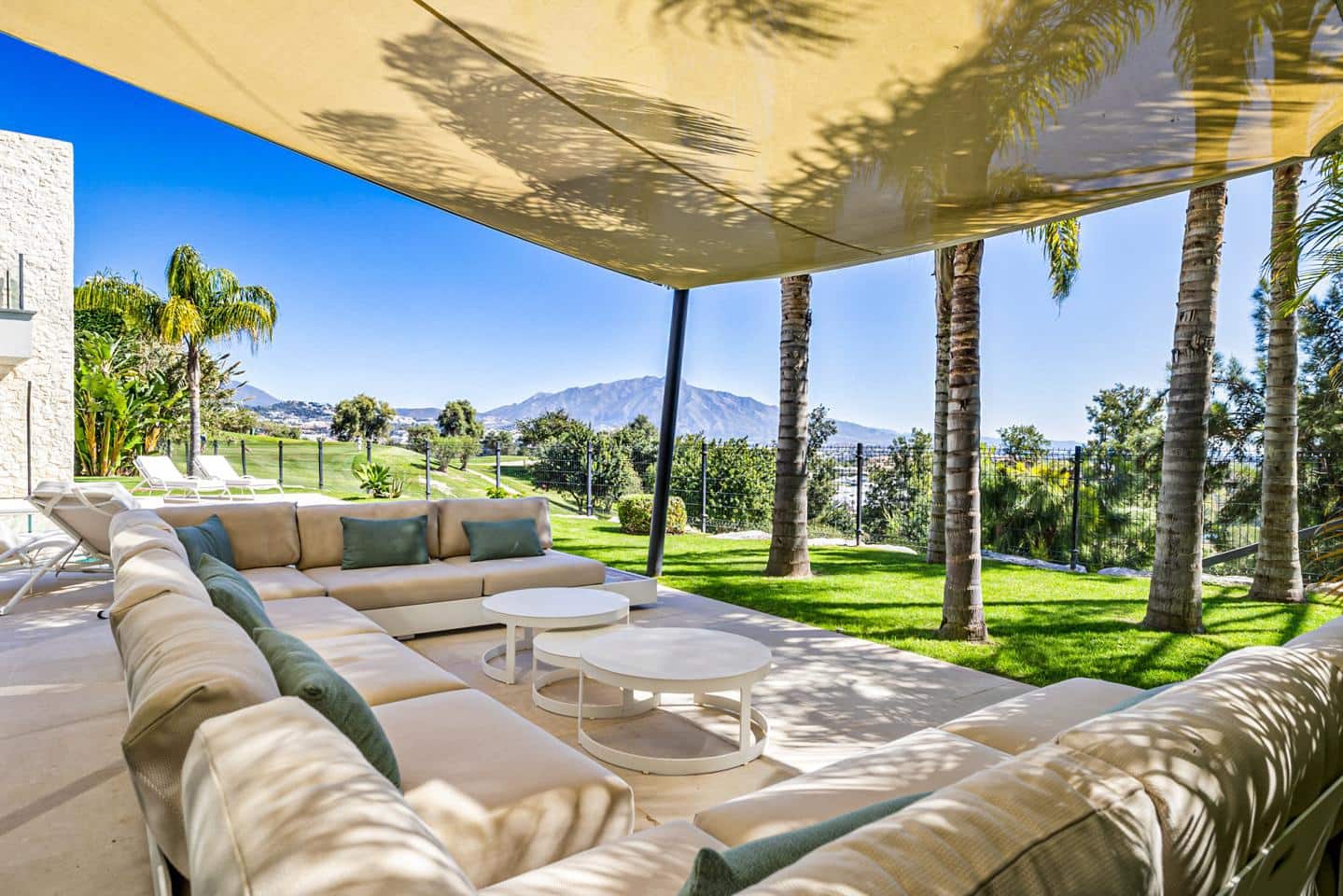 5 quarto Moradia para venda em Benahavis com piscina garagem - 4 950 000 € (Ref: 8924793)