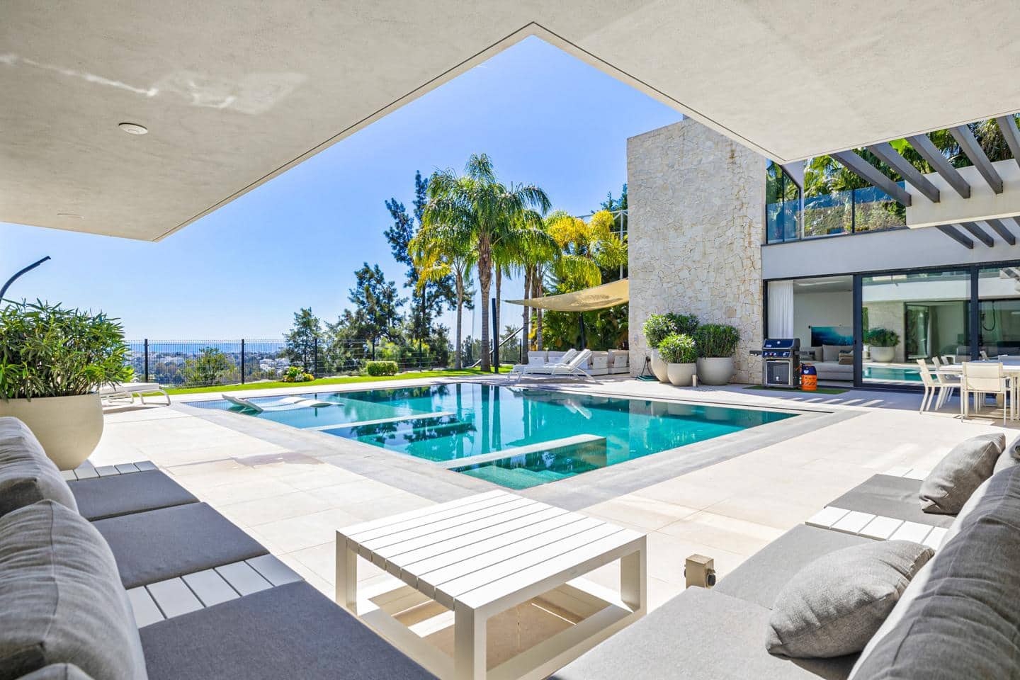 5 quarto Moradia para venda em Benahavis com piscina garagem - 4 950 000 € (Ref: 8924793)