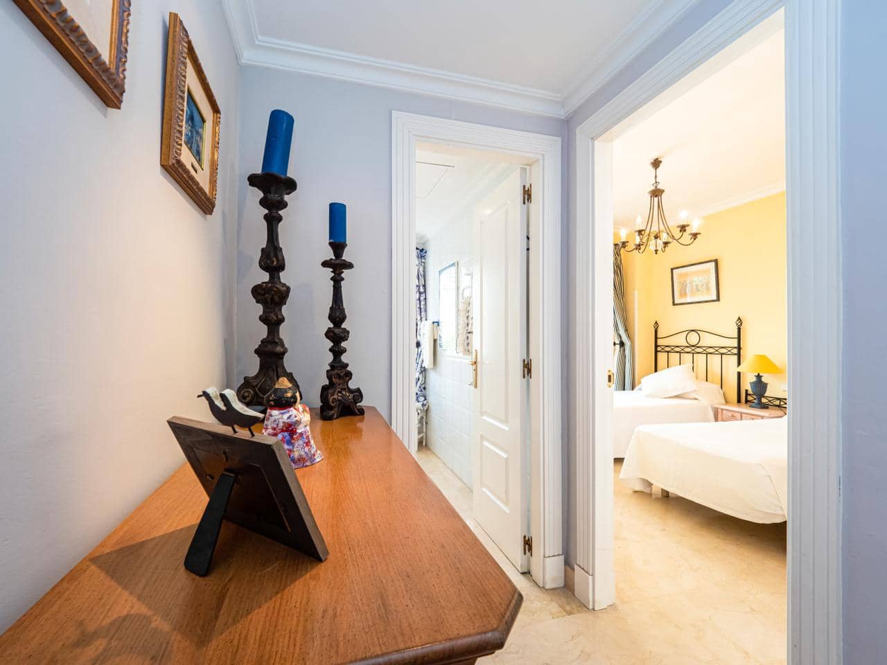 2 soverom Leilighet til salgs i Marbella med svømmebasseng garasje - € 1 575 000 (Ref: 8937911)