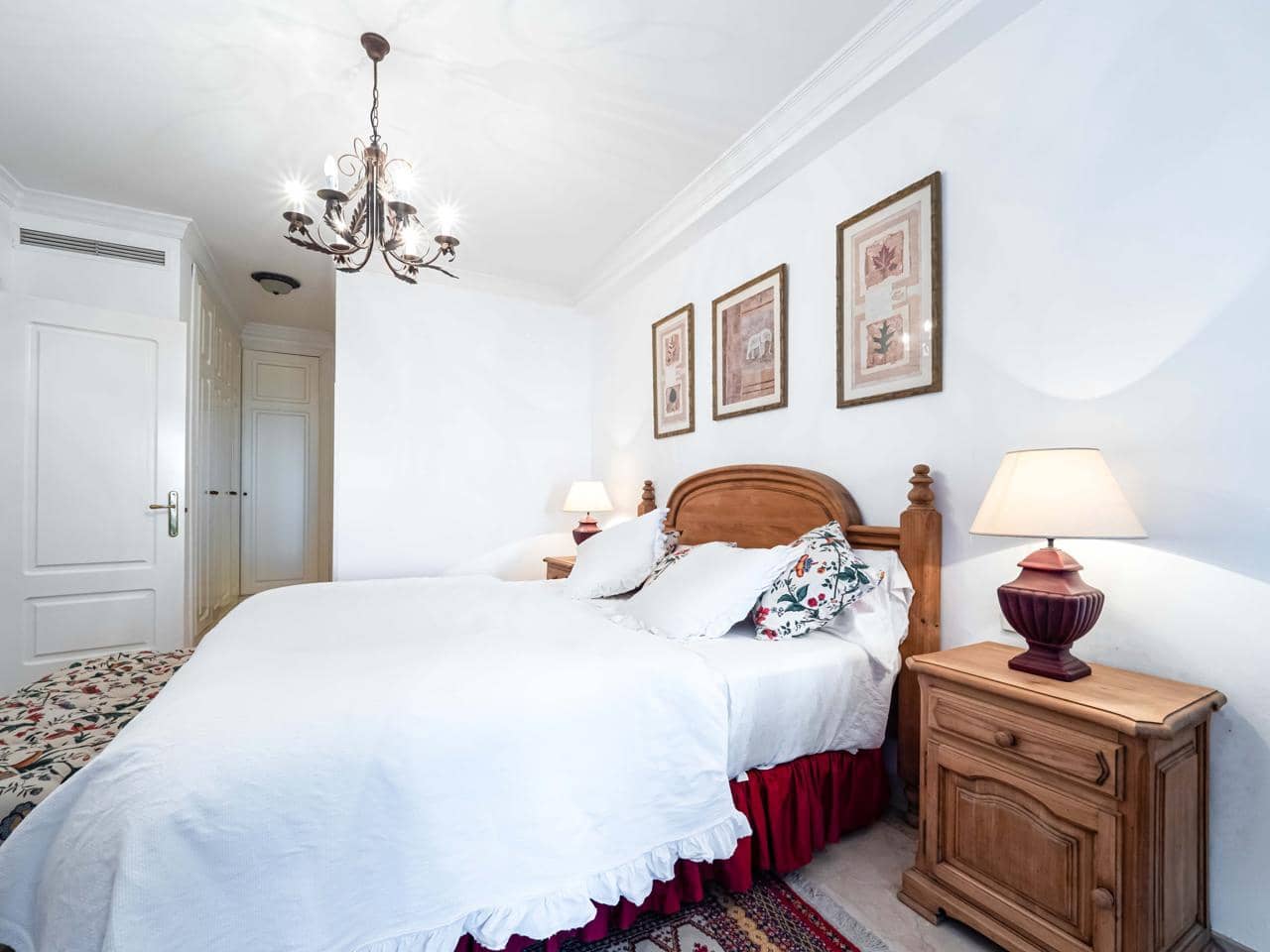 2 soverom Leilighet til salgs i Marbella med svømmebasseng garasje - € 1 575 000 (Ref: 8937911)