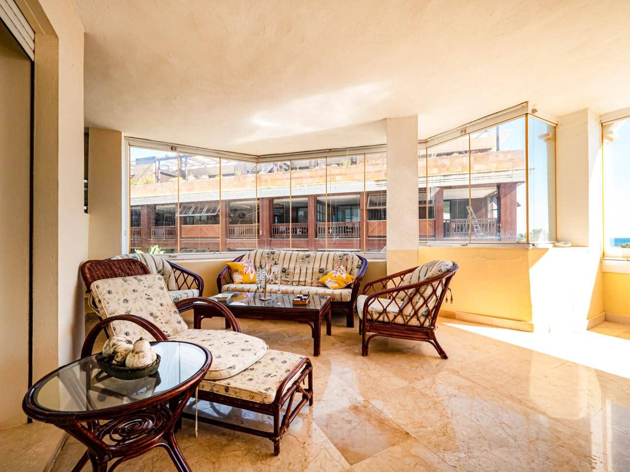 2 soverom Leilighet til salgs i Marbella med svømmebasseng garasje - € 1 575 000 (Ref: 8937911)