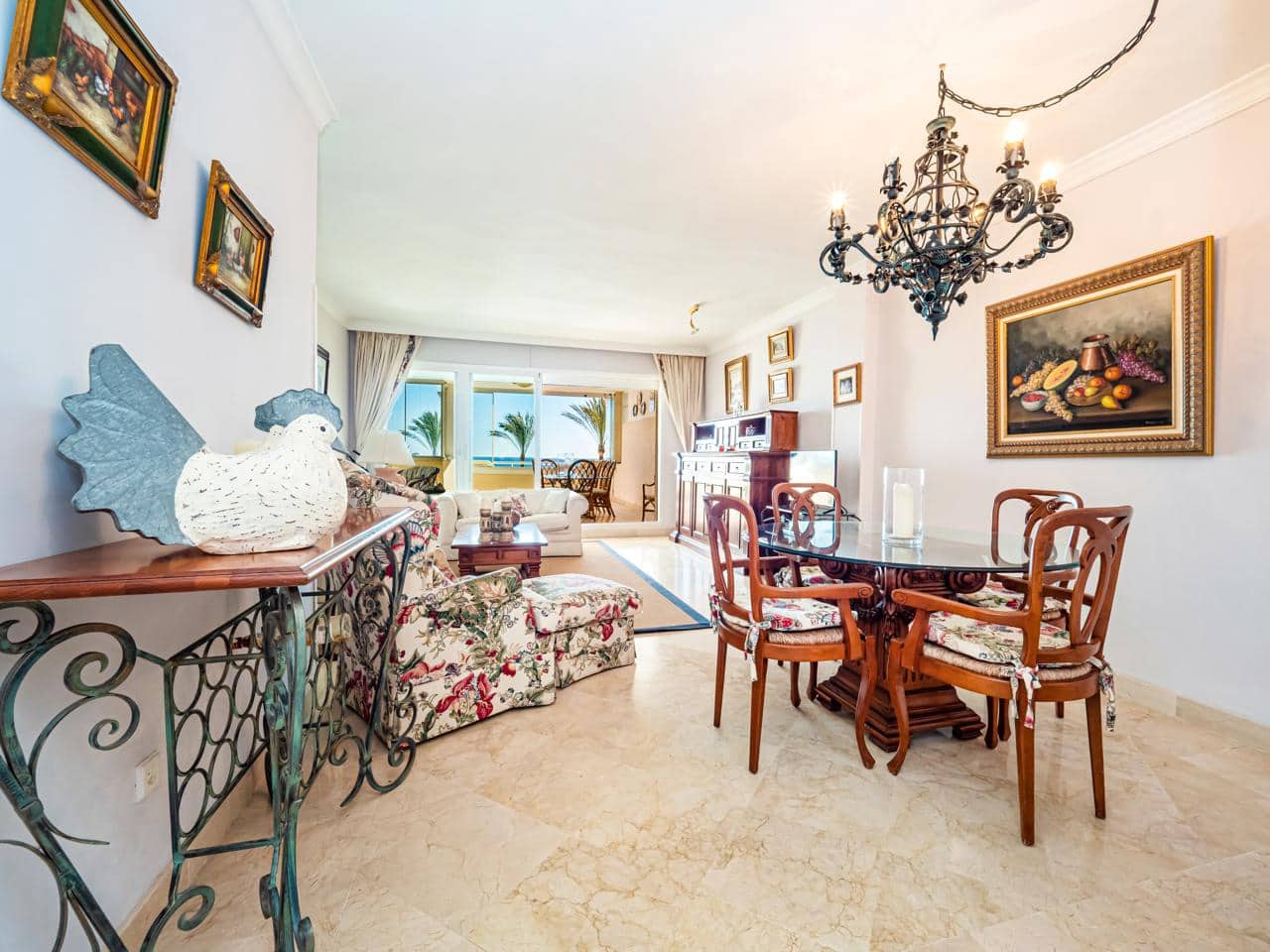 2 soverom Leilighet til salgs i Marbella med svømmebasseng garasje - € 1 575 000 (Ref: 8937911)