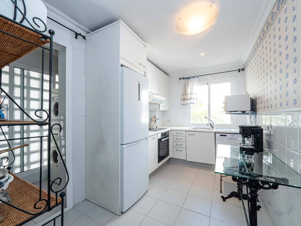 2 soverom Leilighet til salgs i Marbella med svømmebasseng garasje - € 1 575 000 (Ref: 8937911)