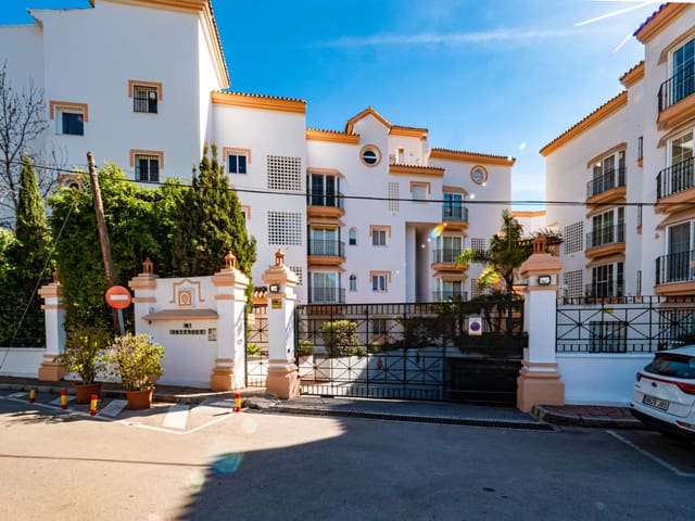 2 slaapkamer Flat te koop in Nueva Andalucía Centro, Marbella met zwembad garage - € 1.575.000 (Ref: 8937911)