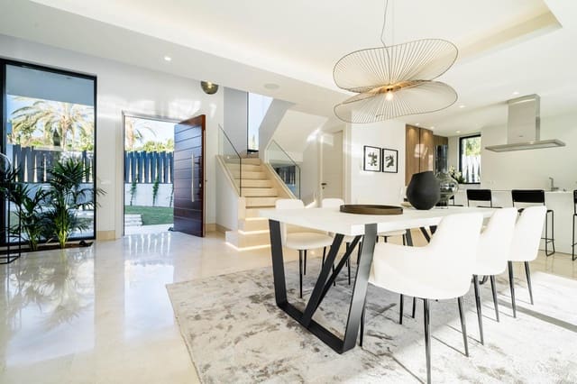 4 quarto Moradia para venda em El Paraiso, Estepona com piscina garagem - 2 200 000 € (Ref: 8937914)