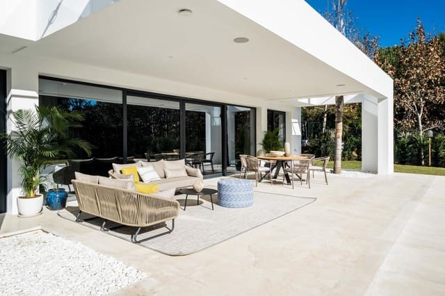 4 quarto Moradia para venda em El Paraiso, Estepona com piscina garagem - 2 200 000 € (Ref: 8937914)