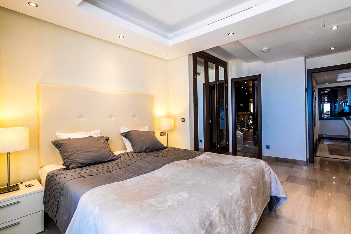 2 Zimmer Wohnung zu verkaufen in Estepona mit Pool Garage - 630.000 € (Ref: 8949633)