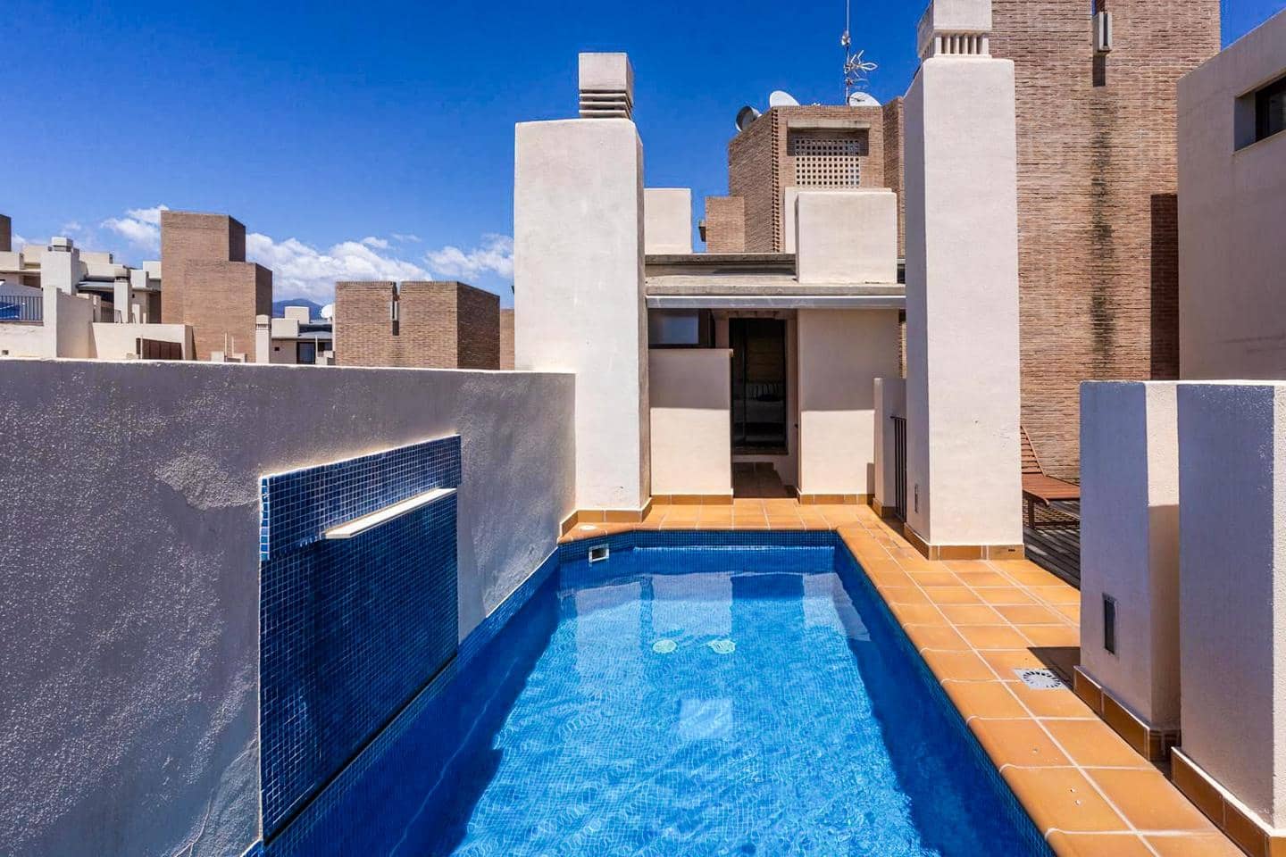 2 Zimmer Wohnung zu verkaufen in Estepona mit Pool Garage - 630.000 € (Ref: 8949633)