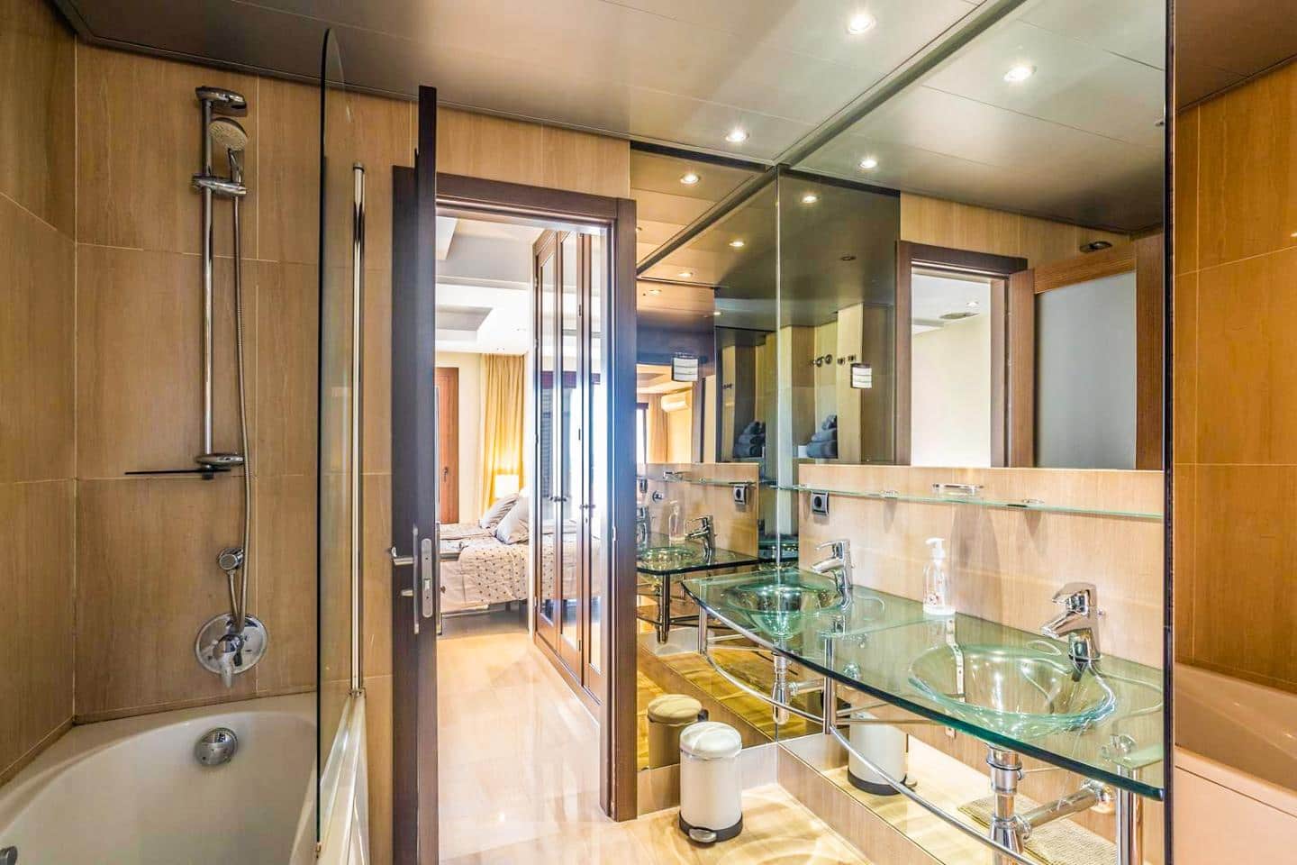 2 Zimmer Wohnung zu verkaufen in Estepona mit Pool Garage - 630.000 € (Ref: 8949633)