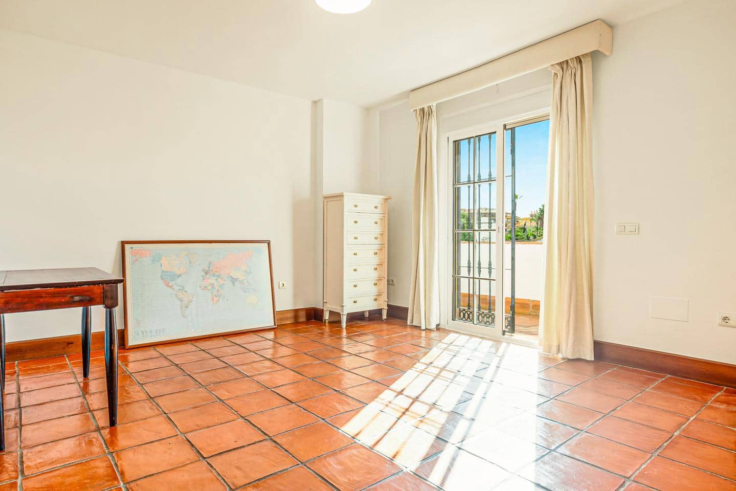 4 soveværelse Villa til salg i Marbella med swimmingpool garage - € 949.000 (Ref: 8969343)