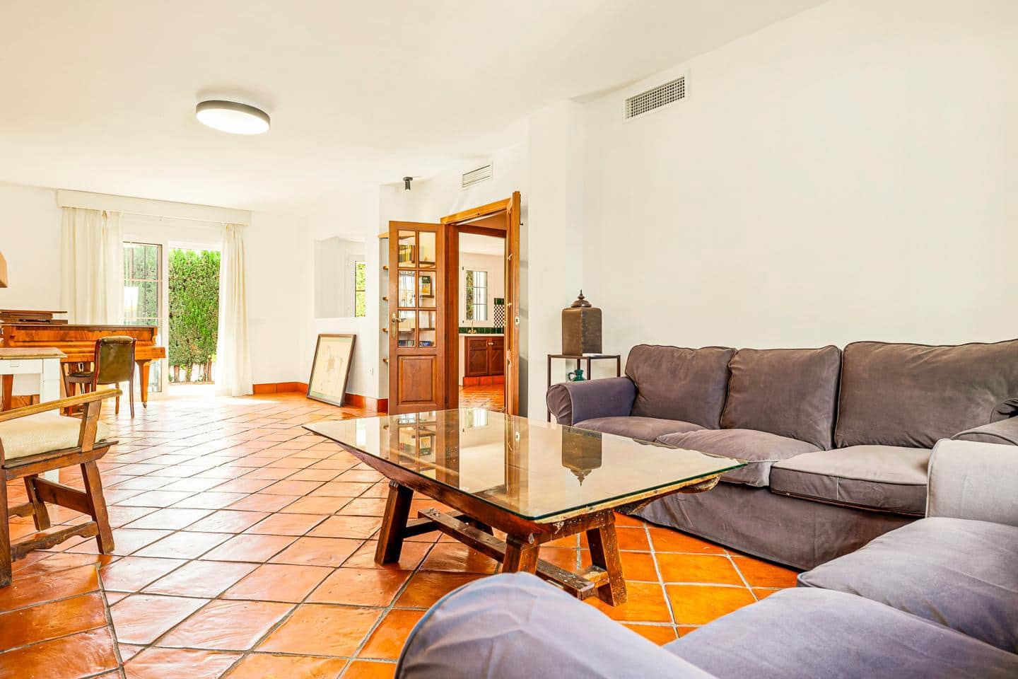 4 soveværelse Villa til salg i Marbella med swimmingpool garage - € 949.000 (Ref: 8969343)