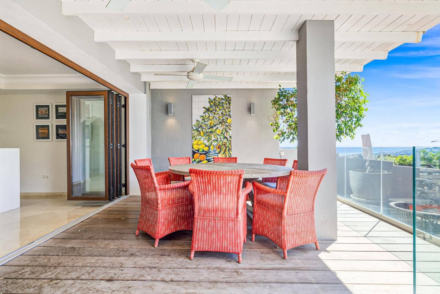 5 bedroom Villa for sale in Benahavis with pool garage - € 1,095,000 (Ref: 8969500)