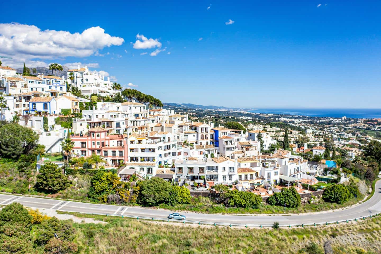 5 bedroom Villa for sale in Benahavis with pool garage - € 1,095,000 (Ref: 8969500)