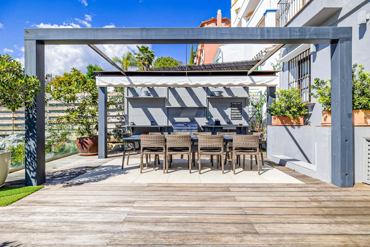 5 bedroom Villa for sale in Benahavis with pool garage - € 1,095,000 (Ref: 8969500)