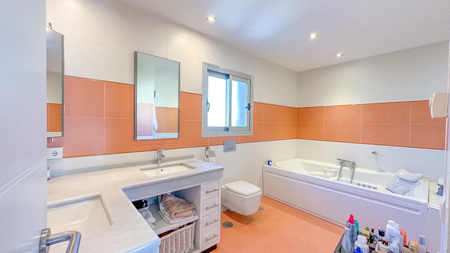 4 soveværelse Villa til salg i Marbella med swimmingpool garage - € 1.790.000 (Ref: 8969709)