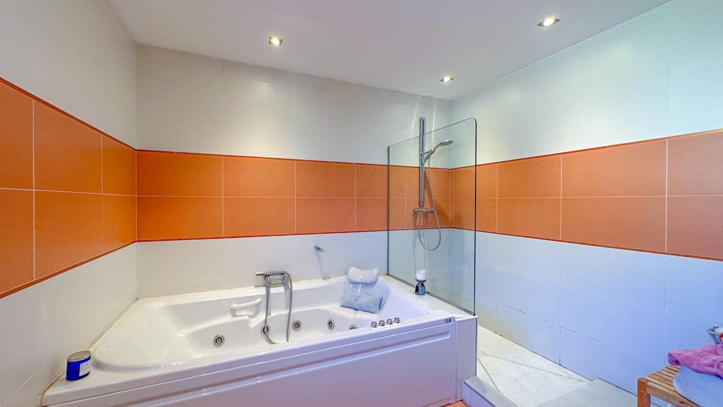 4 soveværelse Villa til salg i Marbella med swimmingpool garage - € 1.790.000 (Ref: 8969709)