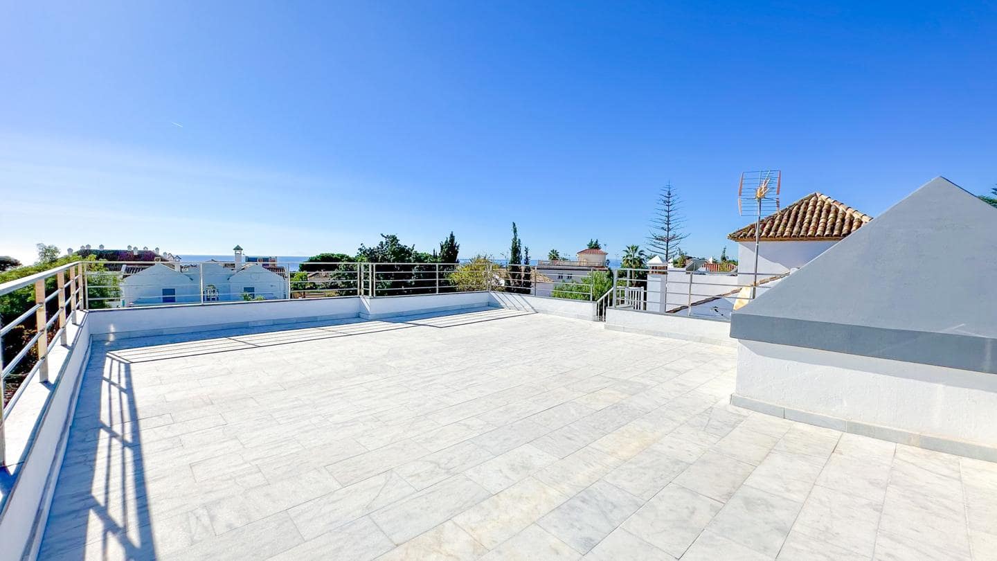 4 soveværelse Villa til salg i Marbella med swimmingpool garage - € 1.790.000 (Ref: 8969709)