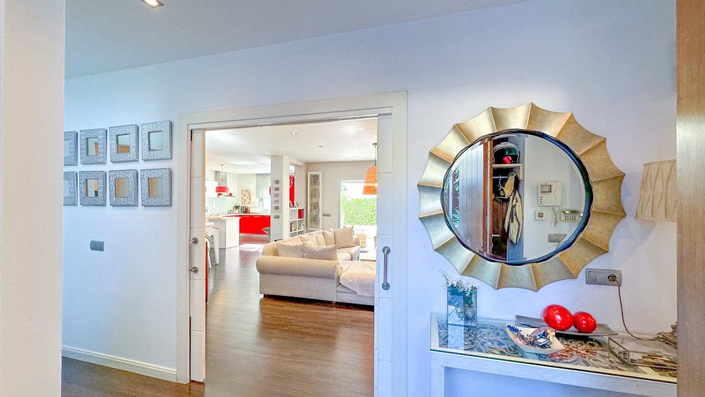 4 soveværelse Villa til salg i Marbella med swimmingpool garage - € 1.790.000 (Ref: 8969709)