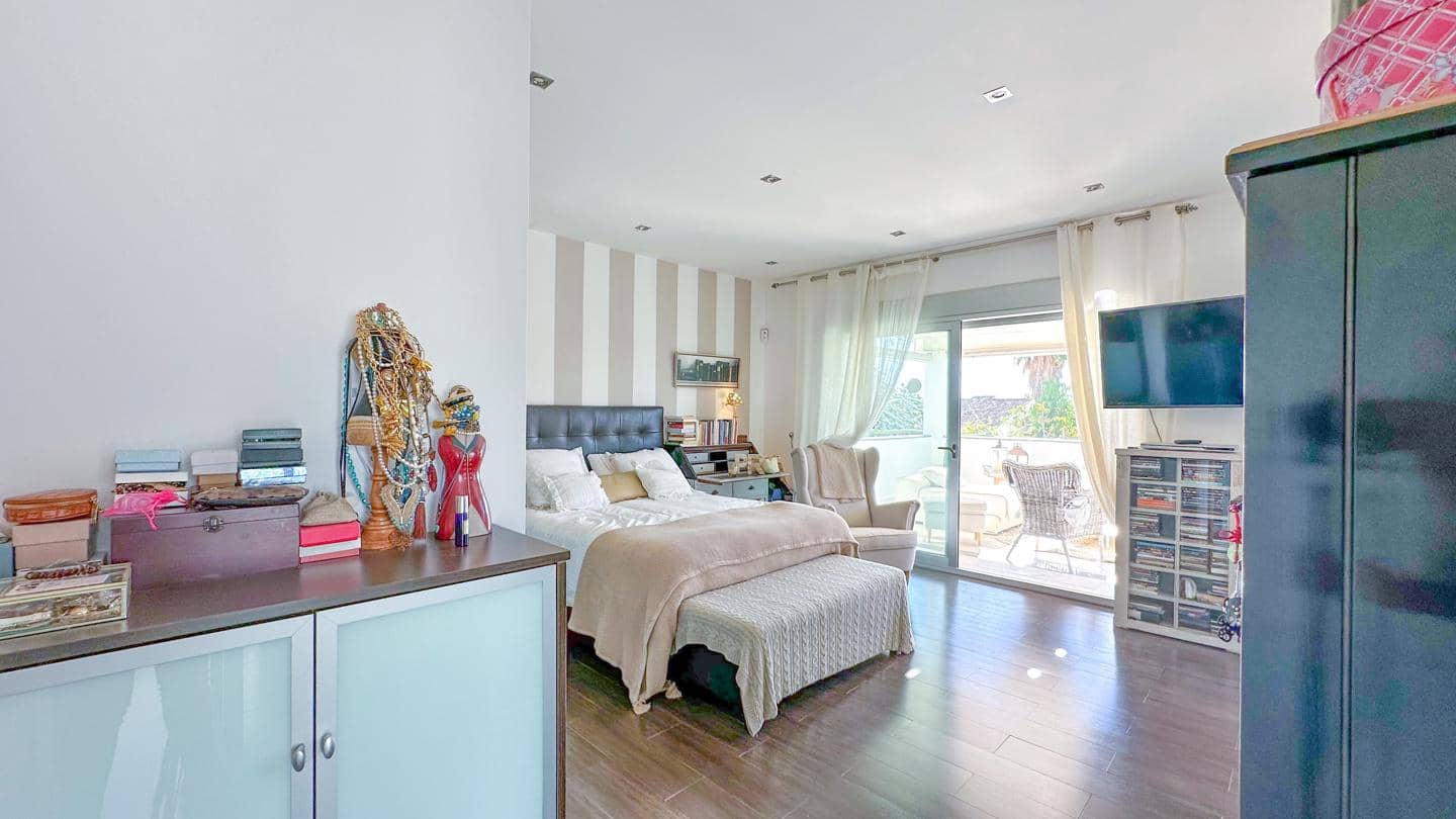 4 soveværelse Villa til salg i Marbella med swimmingpool garage - € 1.790.000 (Ref: 8969709)