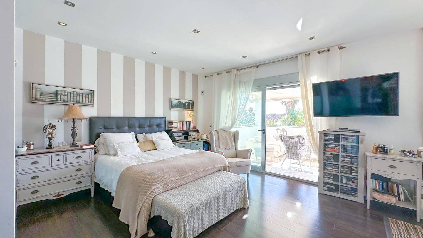 4 soveværelse Villa til salg i Marbella med swimmingpool garage - € 1.790.000 (Ref: 8969709)