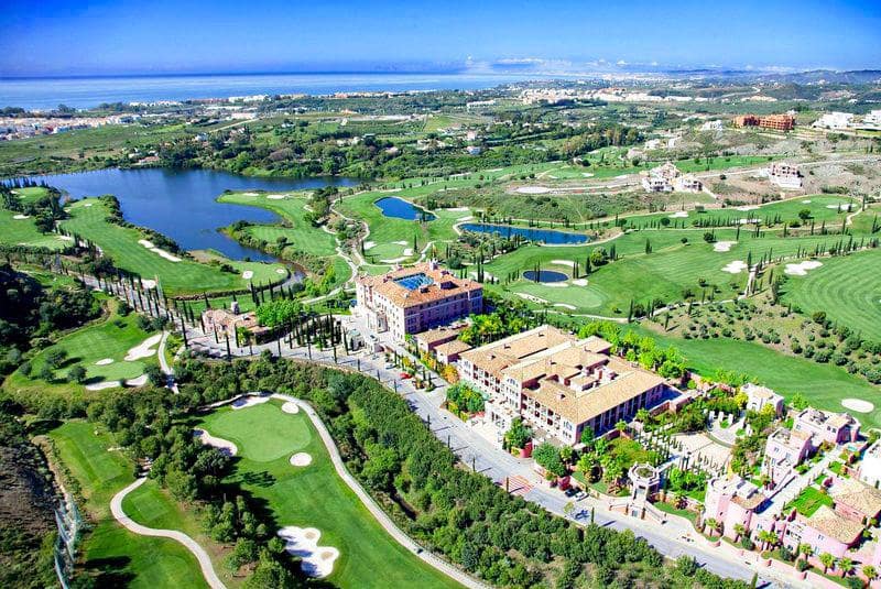 4 soverom Villa til salgs i Benahavis med svømmebasseng garasje - € 2 630 000 (Ref: 8993185)